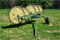 JOHN DEERE 567 5 WHEEL RAKE - VERY GOOD