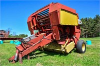 NEW HOLLAND 848 BIG ROUND BALER