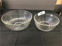 2 Pyrex Clear Mixing Bowls