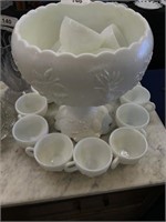 Westmoreland  Pineapple Punch Bowl Set W/ Stand