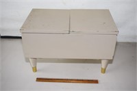 MID-CENTURY SEWING CHEST & MORE !  R-1