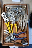 HAND TOOLS LOT