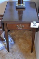 Traditional style lamp table w/drawer,drop leaves