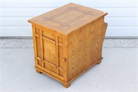 Oak Storage End Table with Magazine Rack End