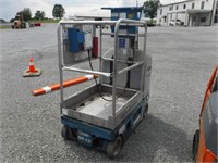 2002 GENIE GR-15 MAN LIFT