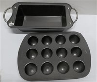 2 Wilton Baking Pans