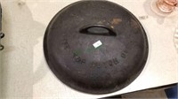 Griswold #9 cast iron Dutch oven lid, tight top,