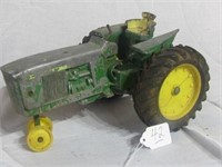 JD 4010 TRACTOR (MISSING PARTS)