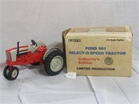 ERTL FORD 981 SELECT-O-SPEED TRACTOR