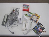 NINTENDO WII SYSTEM - 2 CONTROLLERS / GAMES