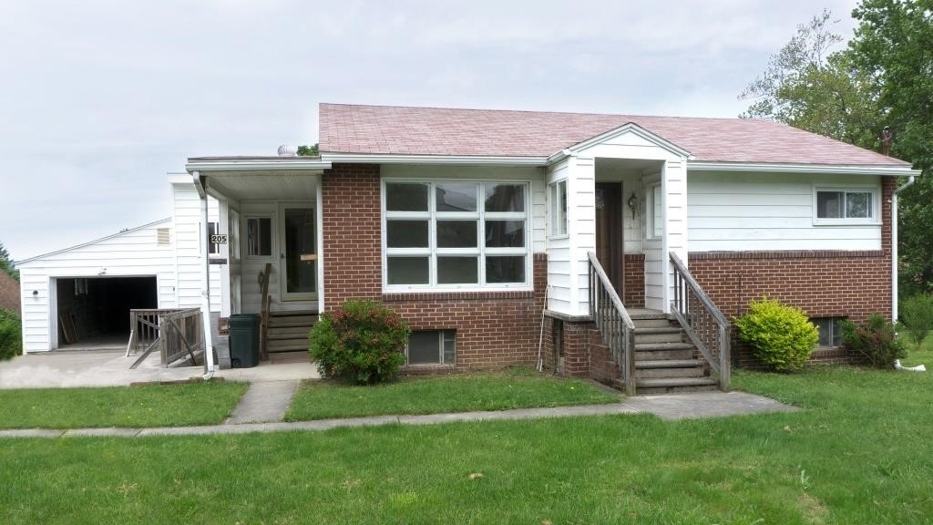 205 Lulay St. Johnstown, PA 15904