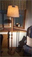 Adjustable floor lamps