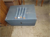 Wood Storage Trunk with 4 posts for legs