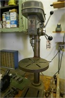 CHICAGO INDUSTRIAL 5 SPEED DRILL PRESS