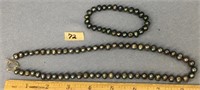Set of black freshwater pearls necklace and bracel