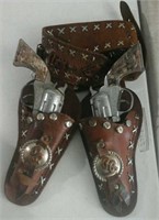 2 Roy Rogers cap guns with holster