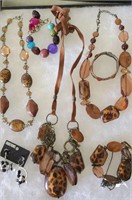 Brown faceted jewelry: necklaces, bracelets