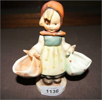 Hummel figurine by Goebel 'Mother's Darling'