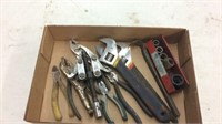 Flat of hand tools