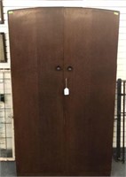 DOUBLE DOOR FITTED GENTS OAK WARDROBE