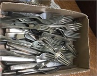 SELECTION OF ANTIQUE FLATWARE (FORKS AND KNIVES)