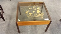 MID CENTURY COFFEE TABLE WITH DECORATIVE GLASS TOP