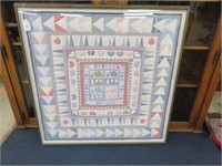 ADMIRABLE ANTIQUE FRAMED BABY QUILT WITH HAND