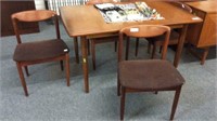 MID CENTURY DINING CHAIRS (ONE DAMAGED) (4X)