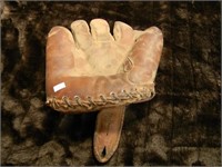 LEATHER BASEBALL GLOVE-EARLY TO MID-CENTURY