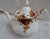 Royal Albert Old Country Roses Tea Pot & Lid