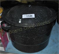 Granite ware stock pot for canning or cooking meat