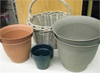 Wicker Basket With 5 Assorted Pots