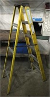 Fiberglass Step Ladder