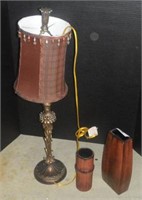 TABLE LAMP AND VASES