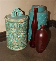 SELECTION OF LIDDED GINGER JARS AND MORE