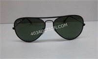 Ray-Ban Aviator Classic Sunglasses w/ Case $230