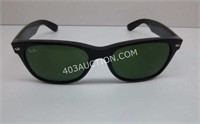 Ray-Ban Wayfarer Sunglasses w/ Case