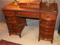 CLEAN MAHOGANY KNEE-HOLE DESK W/ GADROONED