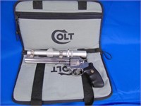 Colt Pistol Revolver Whitetailer II 357 mag &scope