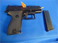 Sigsauer Pistol 9MM, Semi-Automatic