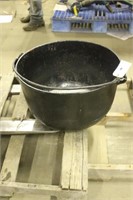 Cast Iron Pot, 24"x16"