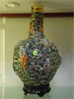 ASIAN VASE FROM THE CHIA CHING DYNASTY - CIRCA 179