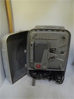 VINTAGE REVERE 8mm PROJECTOR IN CARRY CASE - LOCAL