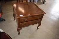Ethan Allen End Table w/ Two Drawers