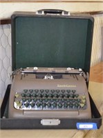 Vtg "Smith Corona" Typewriter w/ Case