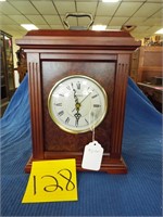 Linden Quartz mantle clock