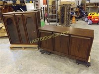 WOODEN BUFFET & LIGHTED CHINA CABINET / HUTCH