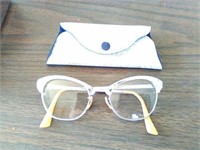 Vintage reading glasses with case