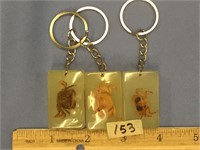 Lot with 3 crab in Lucite keychains      (11)