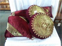 5 nice decorative throw pillows